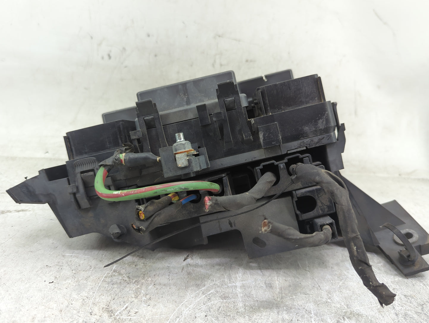 2015-2016 Ford Fusion Fusebox Fuse Box Panel Relay Module P/N:PA66-GF14 Fits Fits 2015 2016 OEM Used Auto Parts - Oemusedaut