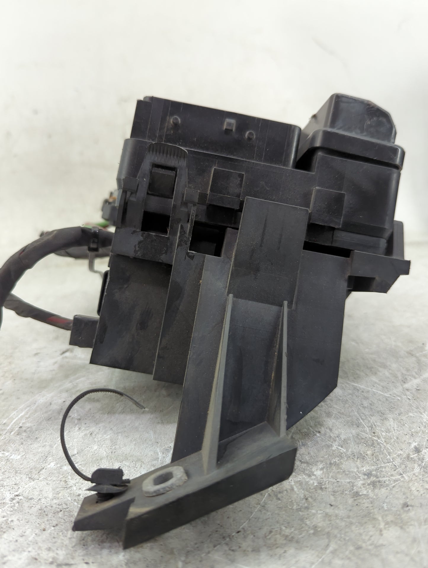 2015-2016 Ford Fusion Fusebox Fuse Box Panel Relay Module P/N:PA66-GF14 Fits Fits 2015 2016 OEM Used Auto Parts - Oemusedaut