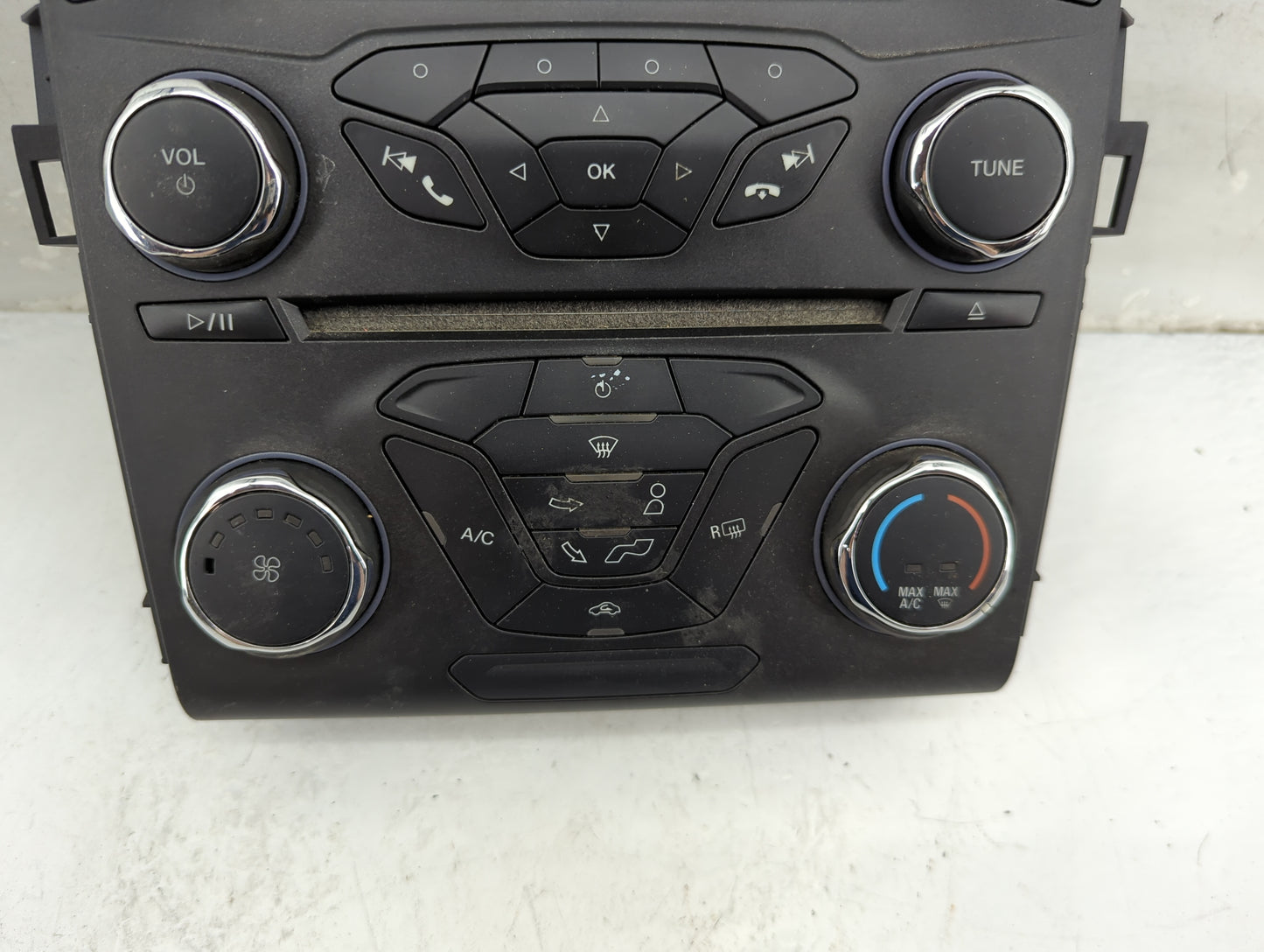 2015-2015 Ford Fusion Radio Control Panel 1463690 - Oemusedautoparts1.com