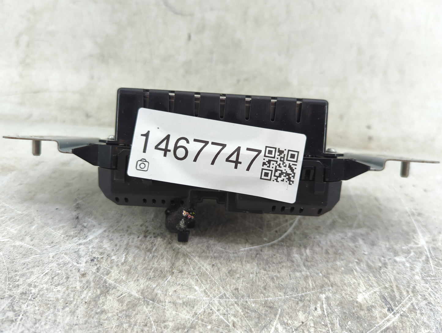 2014-2016 Ford Fusion Information Display Screen 1467747 - Oemusedautoparts1.com