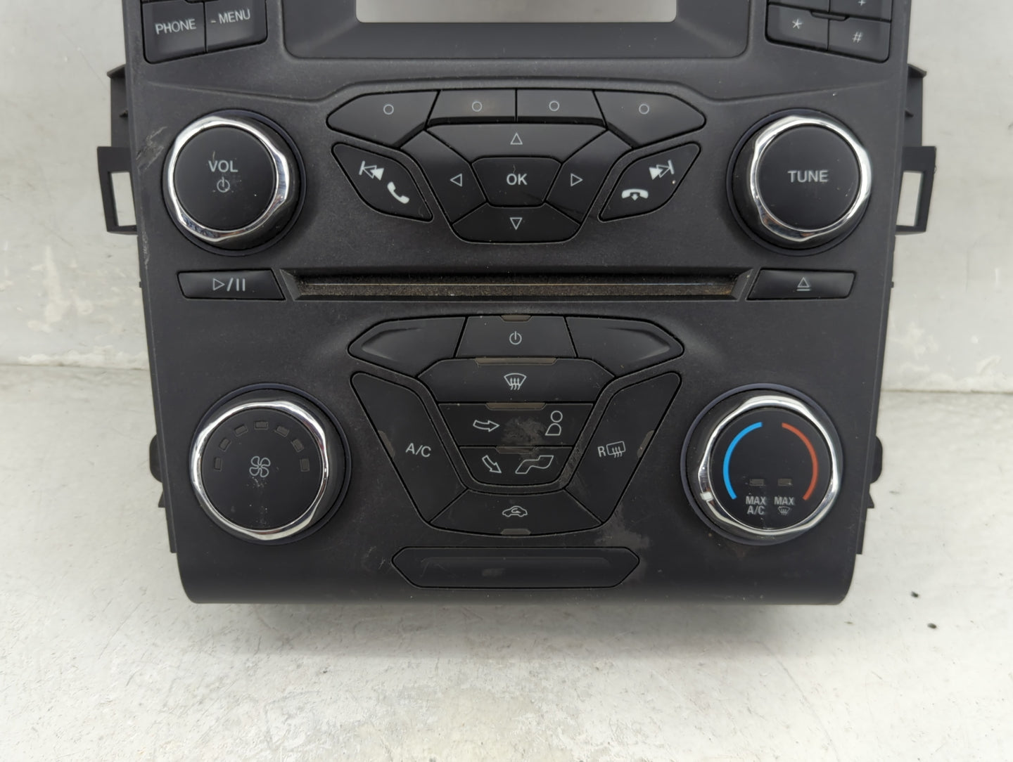2015-2015 Ford Fusion Radio Control Panel 1469337 - Oemusedautoparts1.com