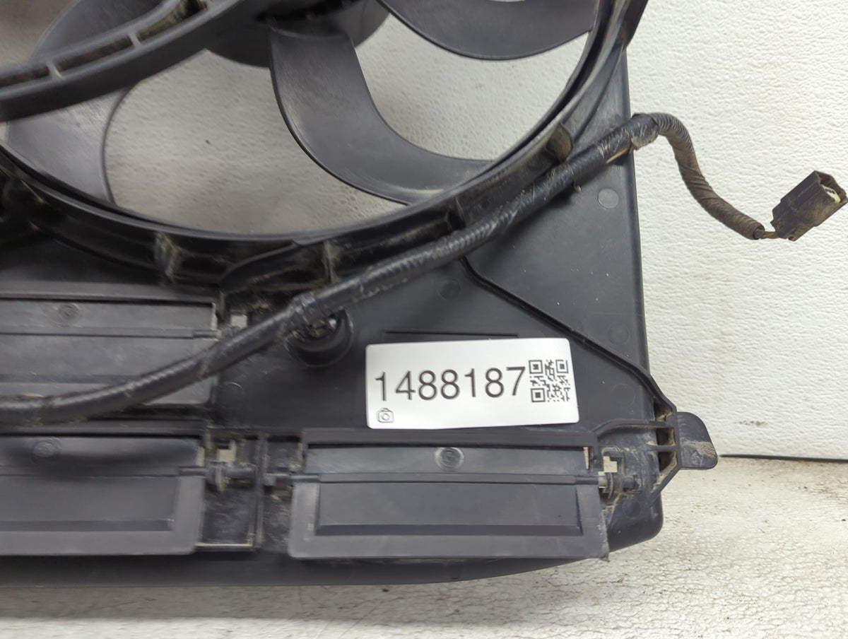 2013-2020 Ford Fusion Electric Radiator Cooling Fan Motor Assembly P/N:DG9T-8C290-DG 10890420 Fits OEM Used Auto Parts - Oem