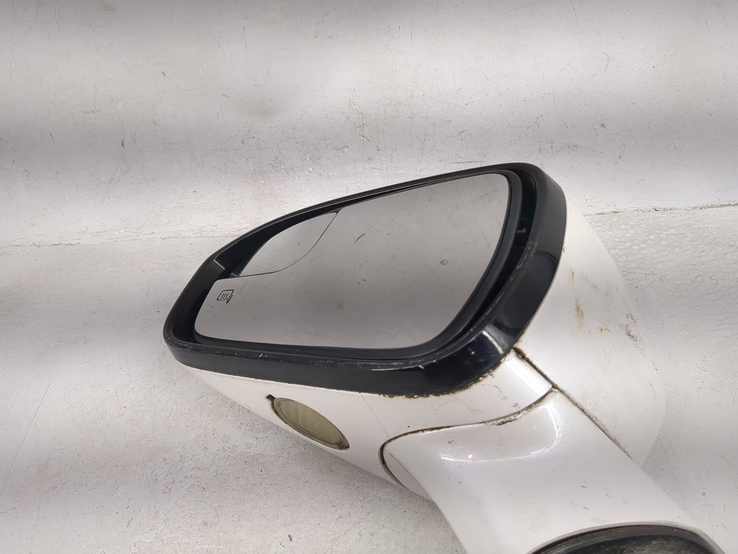 2015-2017 Ford Fusion Driver Side View Mirror - Left Door Mirror OEM Used - Oemusedautoparts1.com