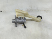 2013-2016 Ford Fusion Brake Master Cylinder 1489184 - Oemusedautoparts1.com