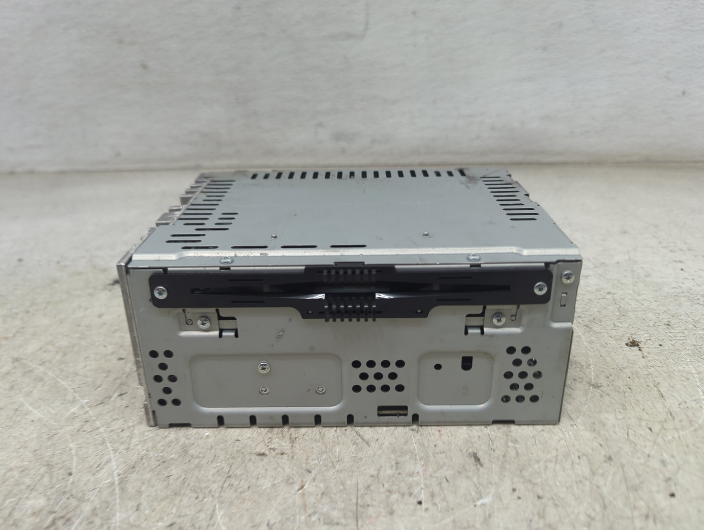 2014-2015 Ford Fusion Radio AM FM Cd Player Receiver Replacement P/N:DS7T-19C107-BM Fits Fits 2014 2015 OEM Used Auto Parts 
