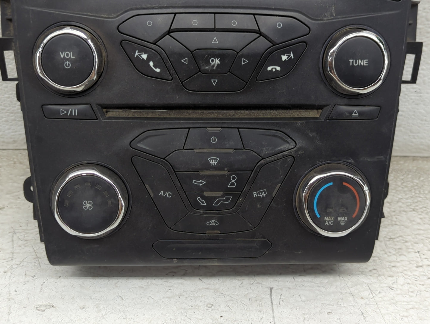 2014-2015 Ford Fusion Radio Control Panel 352124 - Oemusedautoparts1.com