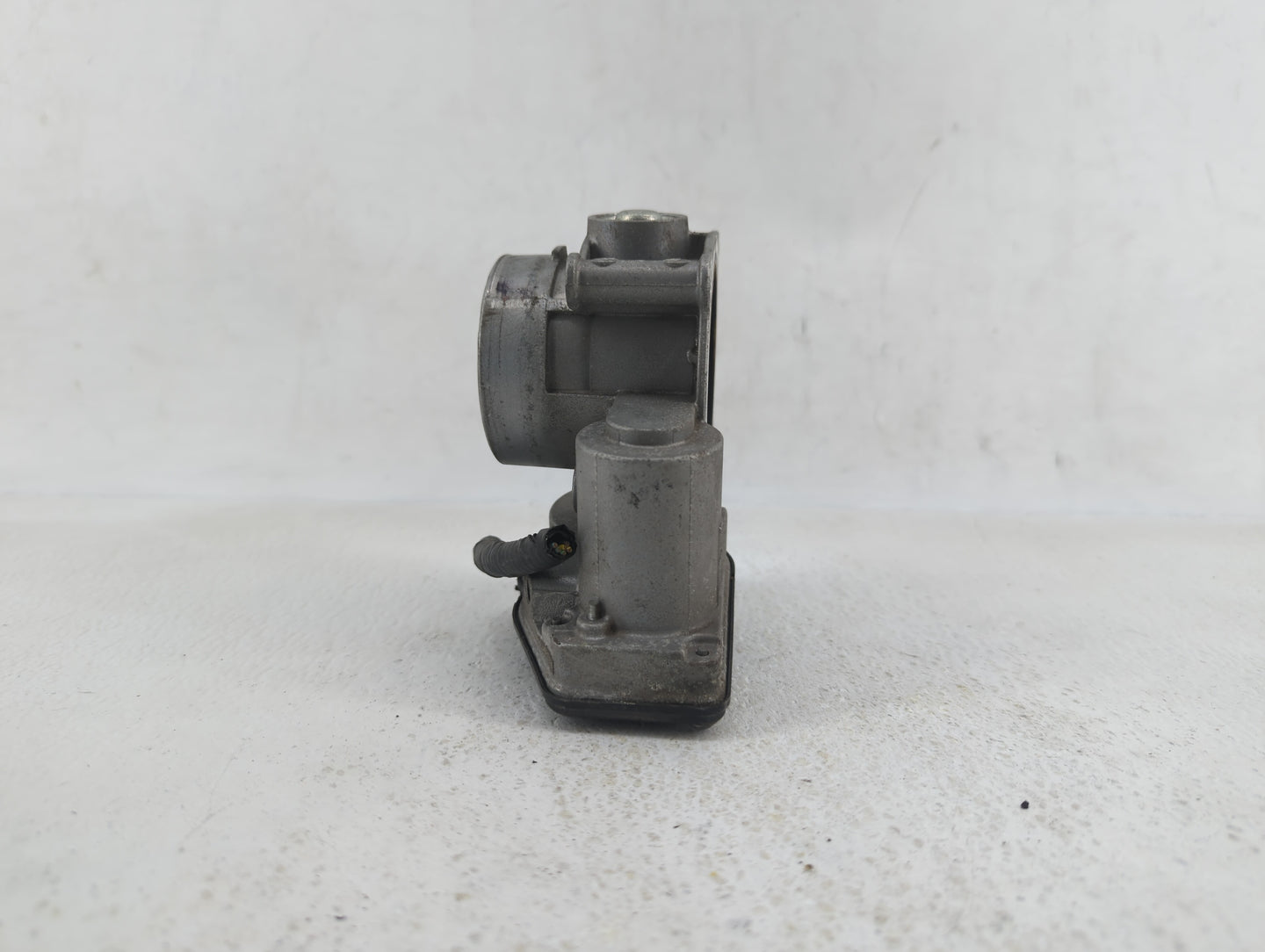2013-2019 Ford Fusion Throttle Body P/N:DS7E-9F991-AK DS7E-9F991-AD Fits Fits 2013 2014 2015 2016 2017 2018 2019 2020 OEM Us
