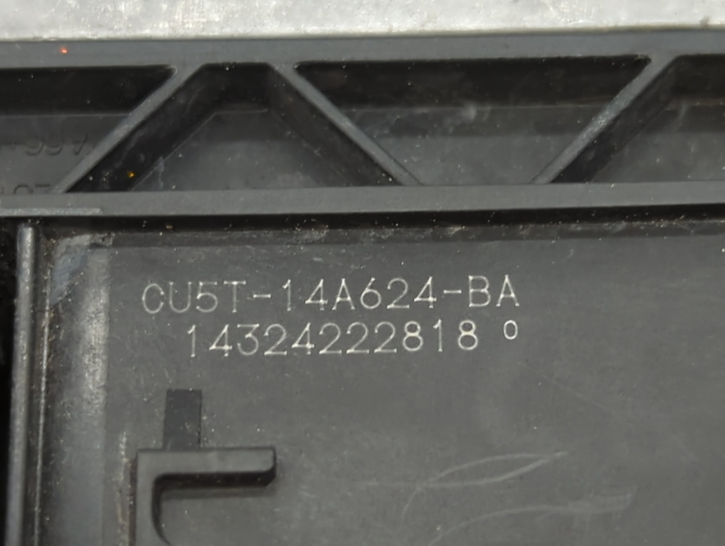2015 Ford Fusion PCM Engine Control Computer ECU ECM PCU OEM P/N:FS7A-12A650-AVC FS7A-12A650-AXC, FS7A-12A650-AUC Fits OEM U
