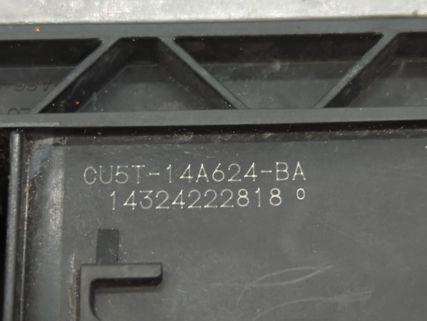 2015 Ford Fusion PCM Engine Control Computer ECU ECM PCU OEM P/N:FS7A-12A650-AVC FS7A-12A650-AXC, FS7A-12A650-AUC Fits OEM U