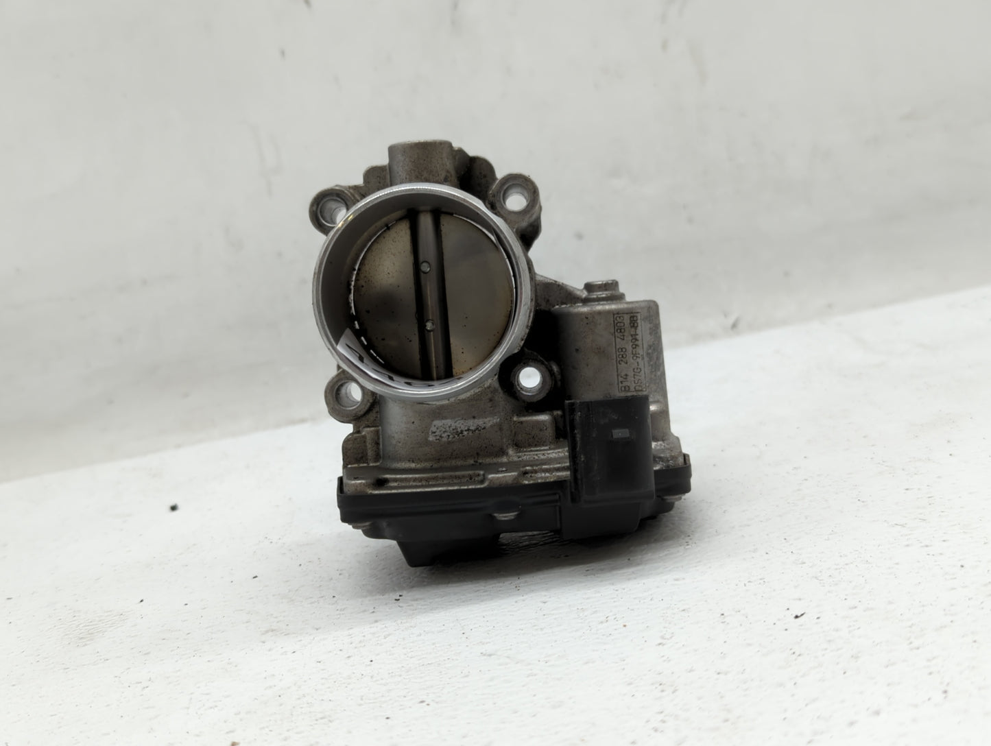 2014-2020 Ford Fusion Throttle Body P/N:DS7G-9F991-BB DS7G-9F991-CA Fits Fits 2014 2015 2016 2017 2018 2019 2020 OEM Used Au