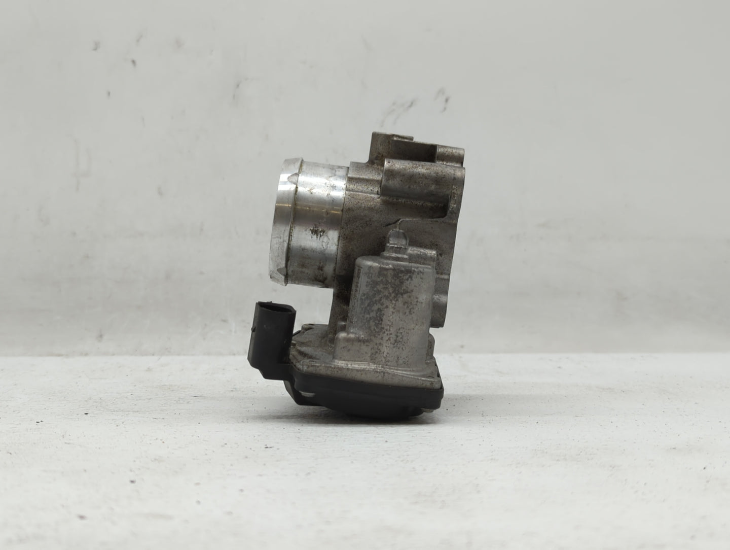 2014-2020 Ford Fusion Throttle Body P/N:DS7G-9F991-BB DS7G-9F991-CA Fits Fits 2014 2015 2016 2017 2018 2019 2020 OEM Used Au