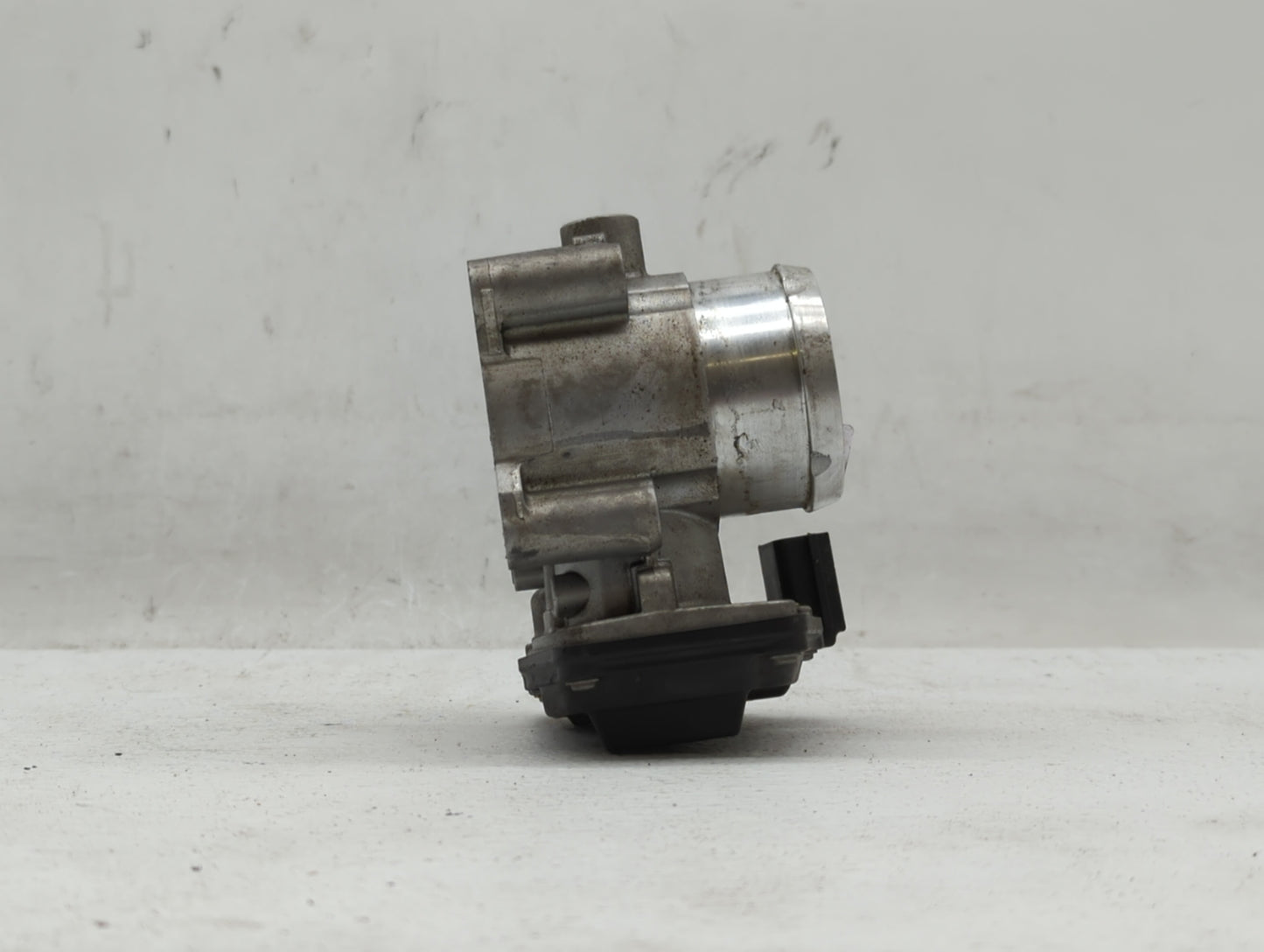 2014-2020 Ford Fusion Throttle Body P/N:DS7G-9F991-BB DS7G-9F991-CA Fits Fits 2014 2015 2016 2017 2018 2019 2020 OEM Used Au
