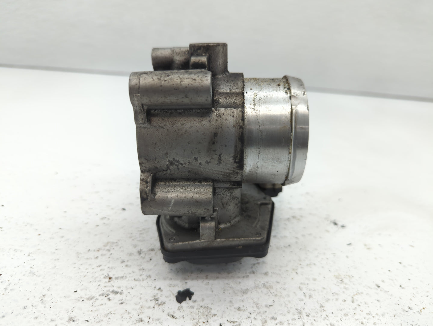 2014-2020 Ford Fusion Throttle Body P/N:DS7G-9F991-BB DS7G-9F991-CA Fits Fits 2014 2015 2016 2017 2018 2019 2020 OEM Used Au