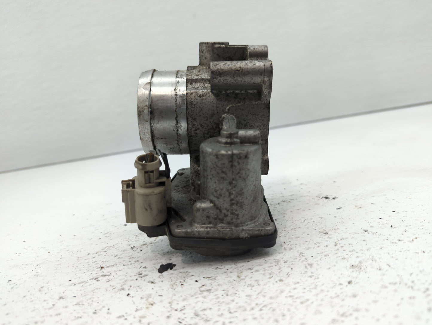 2014-2020 Ford Fusion Throttle Body P/N:DS7G-9F991-BB DS7G-9F991-CA Fits Fits 2014 2015 2016 2017 2018 2019 2020 OEM Used Au