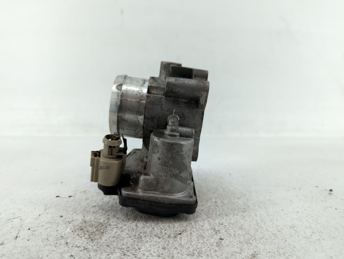 2014-2020 Ford Fusion Throttle Body P/N:DS7G-9F991-BB DS7G-9F991-CA Fits Fits 2014 2015 2016 2017 2018 2019 2020 OEM Used Au