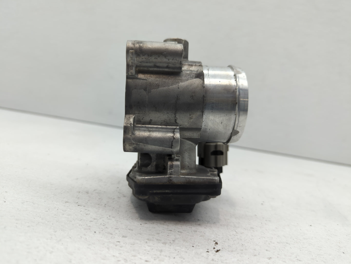 2014-2020 Ford Fusion Throttle Body P/N:DS7G-9F991-BB DS7G-9F991-CA Fits Fits 2014 2015 2016 2017 2018 2019 2020 OEM Used Au