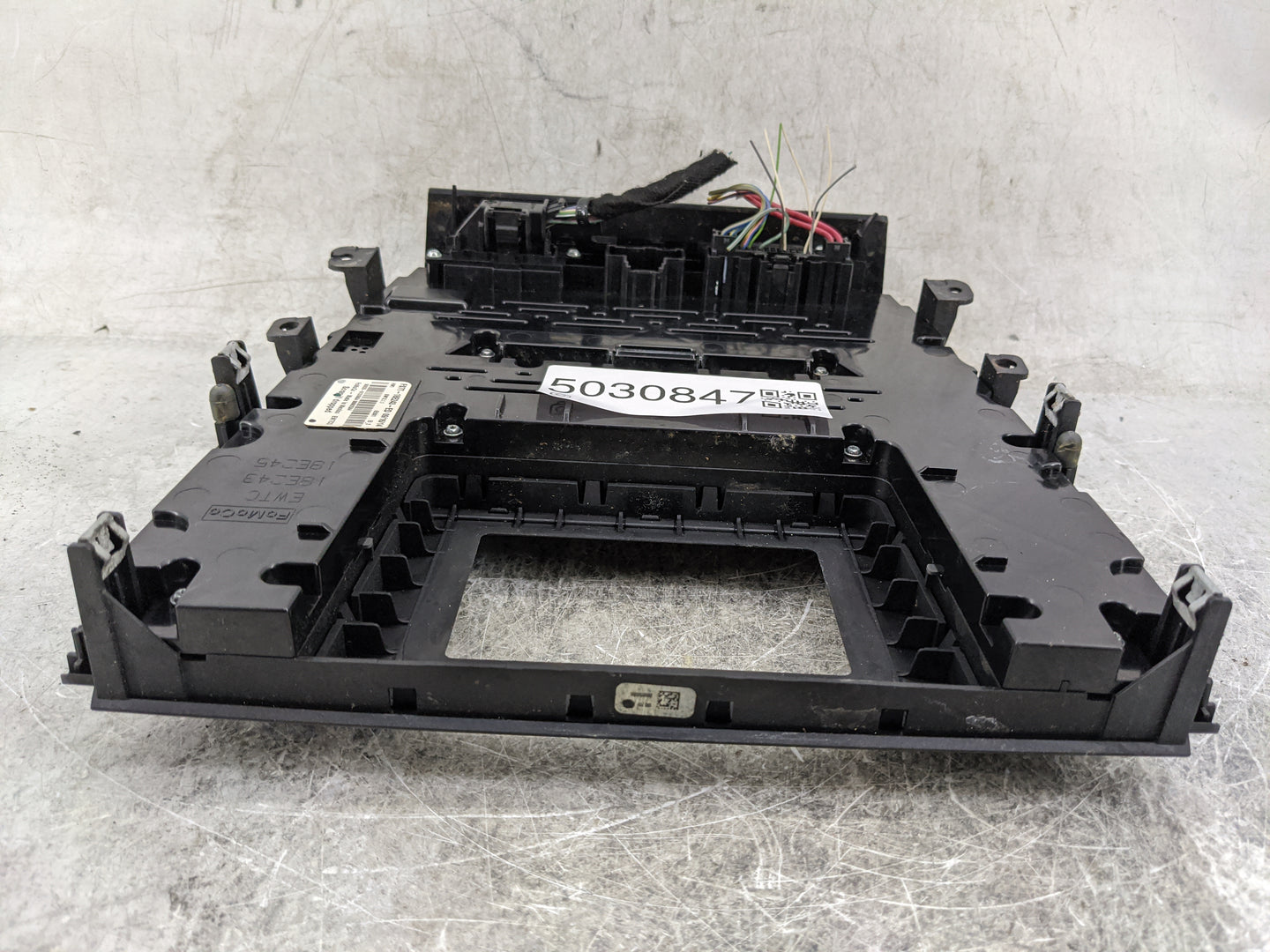 2015-2015 Ford Fusion Radio Control Panel 5030847 - Oemusedautoparts1.com