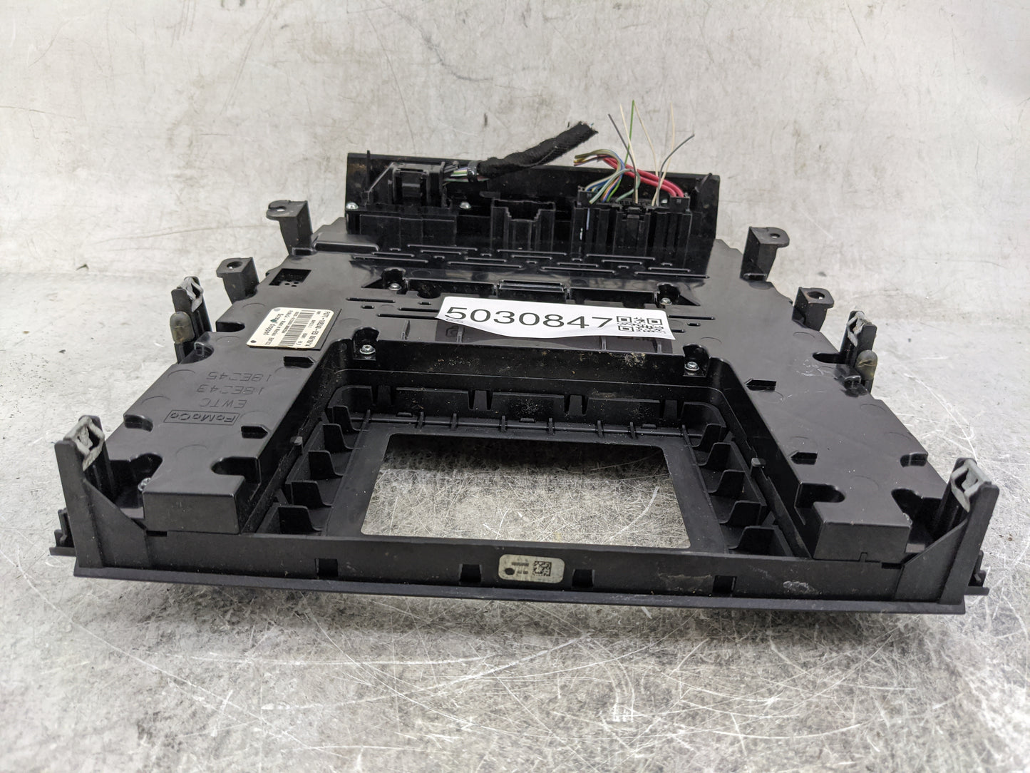 2015-2015 Ford Fusion Radio Control Panel 5030847 - Oemusedautoparts1.com