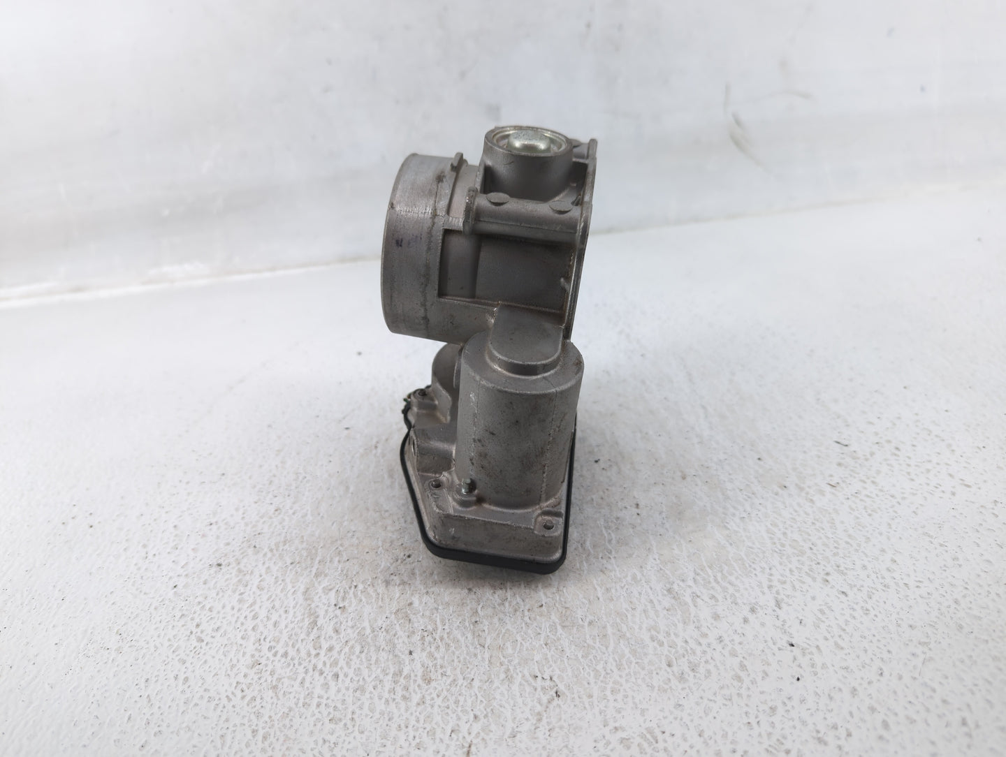 2013-2020 Ford Fusion Throttle Body P/N:DS7E-9F991-AF Fits Fits 2013 2014 2015 2016 2017 2018 2019 2020 2021 2022 OEM Used A