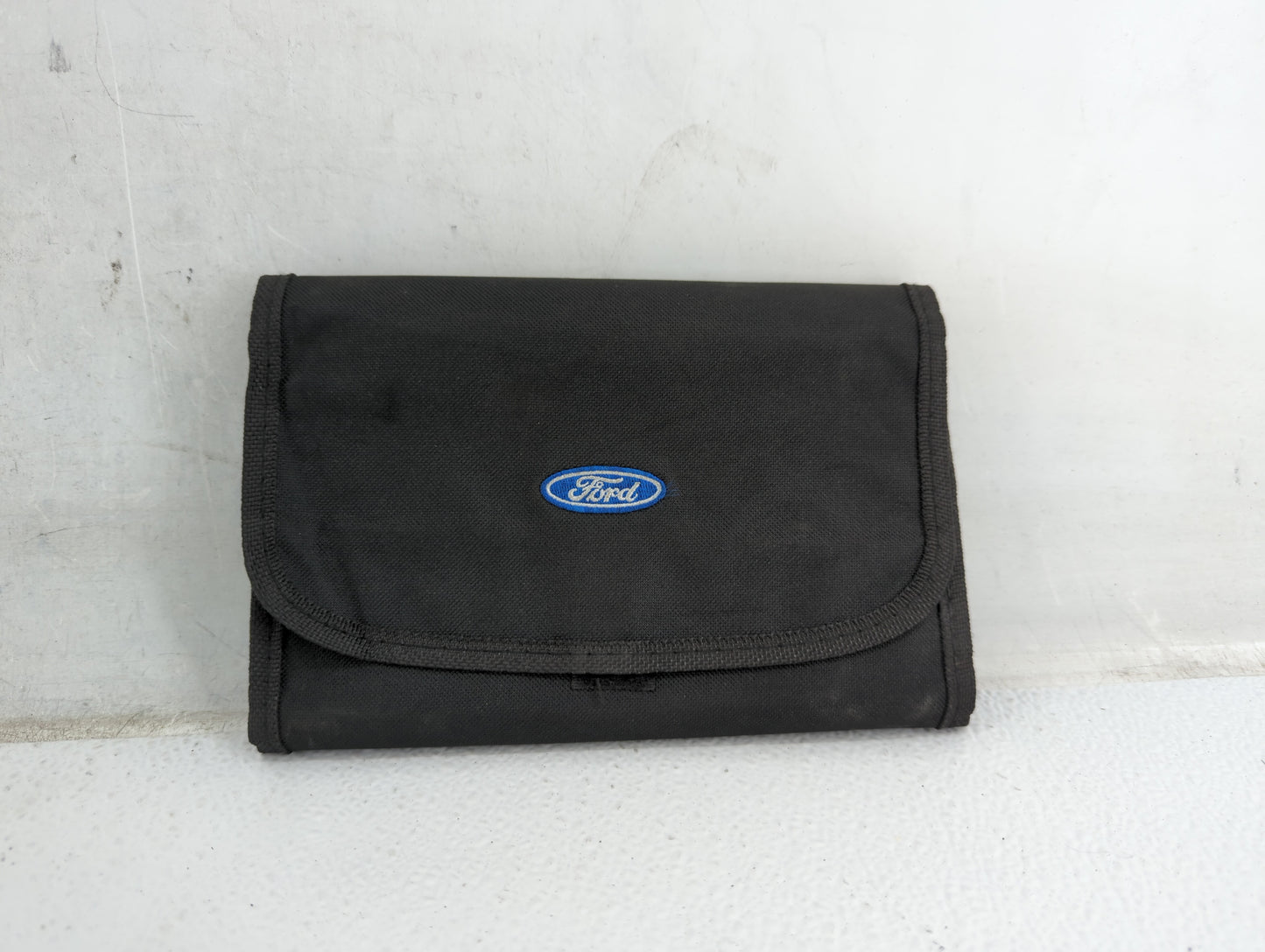 2015 Ford Fusion Owners Manual Book Guide P/N:FE5J-19A321 AA OEM Used Auto Parts - Oemusedautoparts1.com