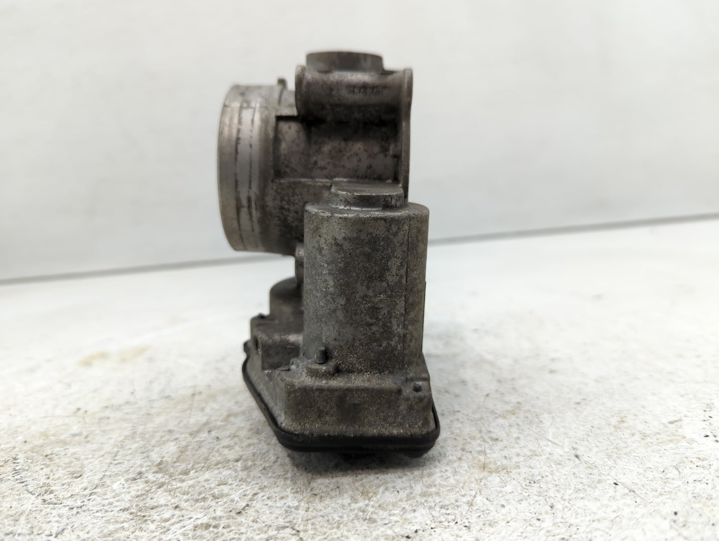 2013-2020 Ford Fusion Throttle Body P/N:DS7E-9F991-AF Fits Fits 2013 2014 2015 2016 2017 2018 2019 2020 2021 2022 OEM Used A