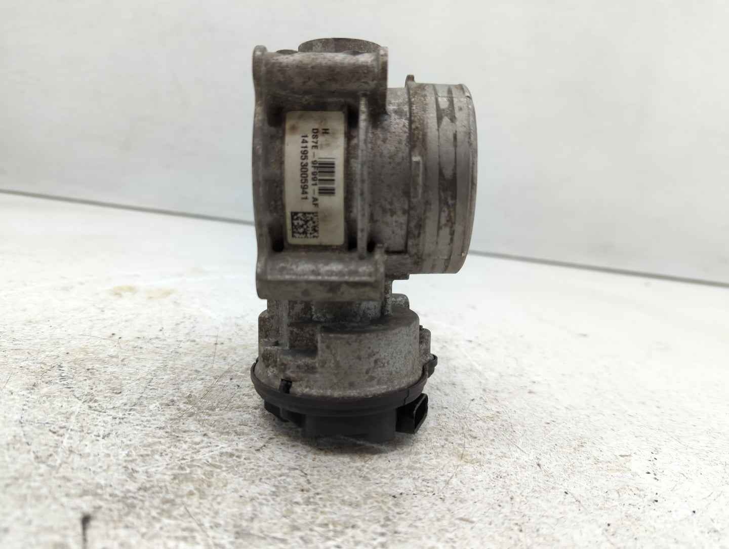 2013-2020 Ford Fusion Throttle Body P/N:DS7E-9F991-AF Fits Fits 2013 2014 2015 2016 2017 2018 2019 2020 2021 2022 OEM Used A