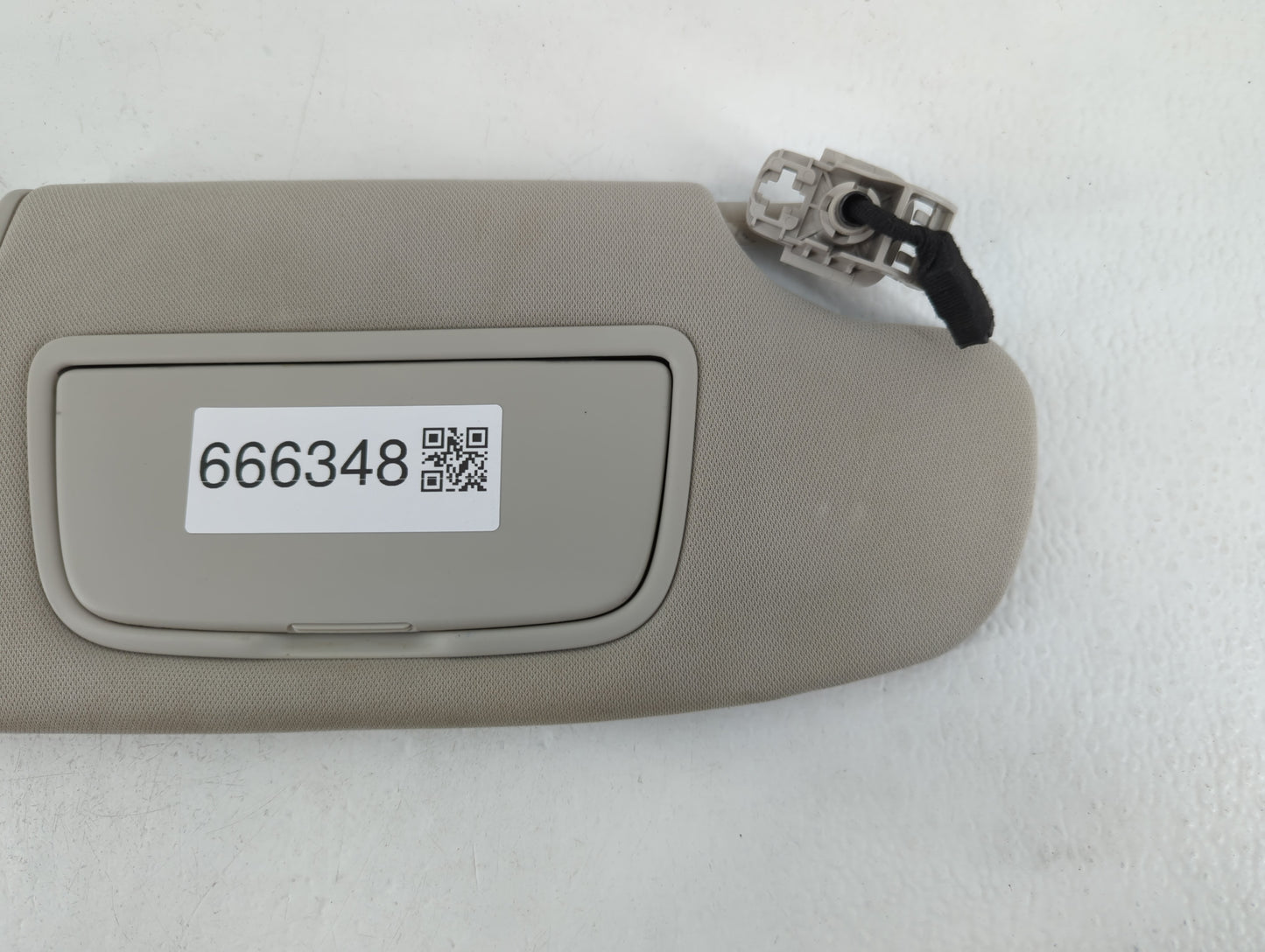 2015-2016 Ford Fusion Sun Visor Shade Replacement Passenger Right Mirror Fits Fits 2015 2016 OEM Used Auto Parts - Oemusedau