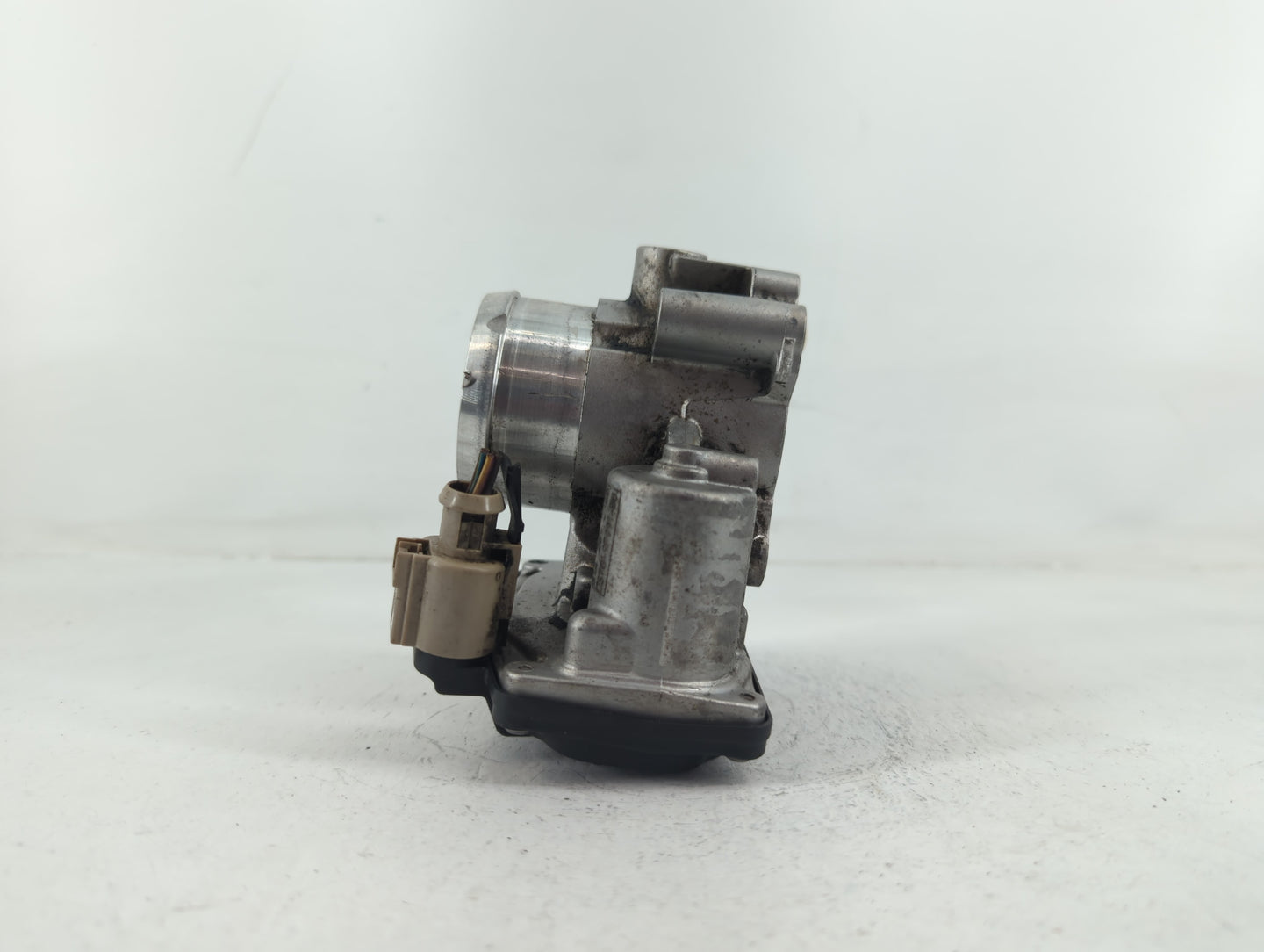 2014-2020 Ford Fusion Throttle Body Fits Fits 2014 2015 2016 2017 2018 2019 2020 OEM Used Auto Parts - Oemusedautoparts1.com