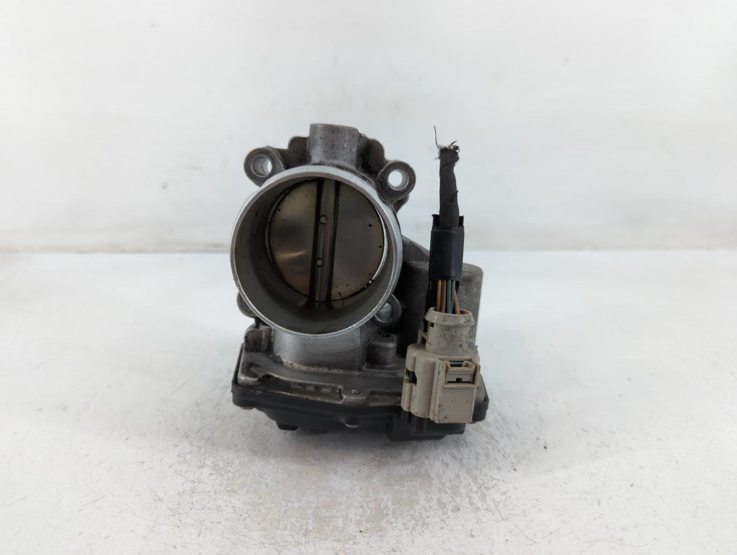 2014-2020 Ford Fusion Throttle Body P/N:DS7G-9F991-BB Fits Fits 2014 2015 2016 2017 2018 2019 2020 OEM Used Auto Parts - Oem