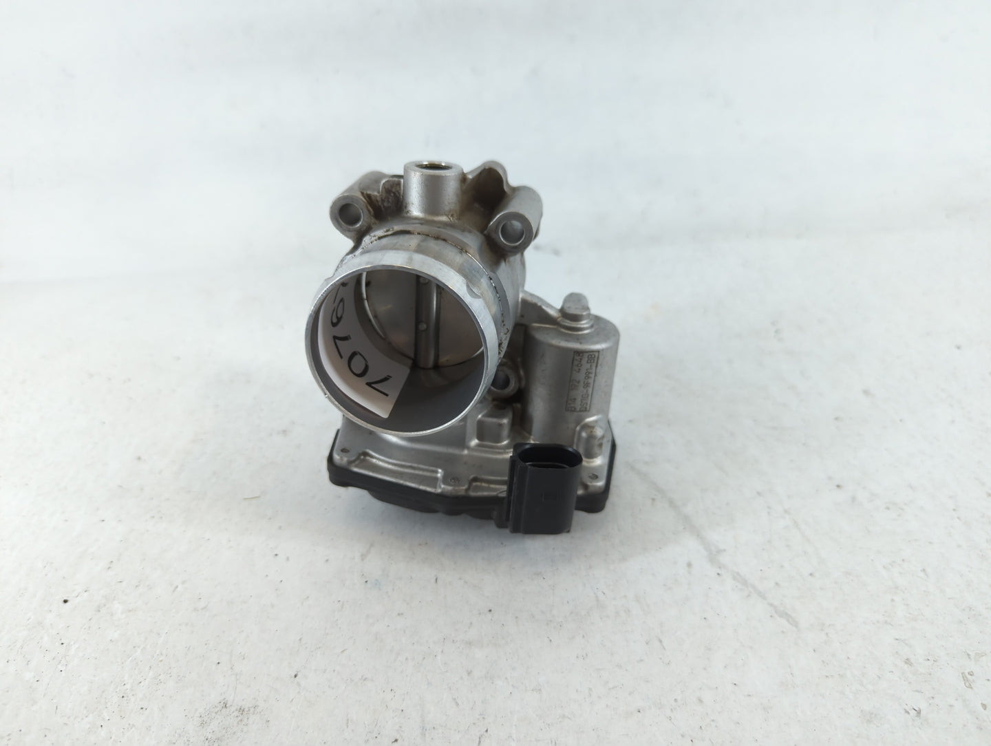 2014-2020 Ford Fusion Throttle Body P/N:DS9G-9F991-BB B14 192 4648 Fits Fits 2014 2015 2016 2017 2018 2019 2020 OEM Used Aut