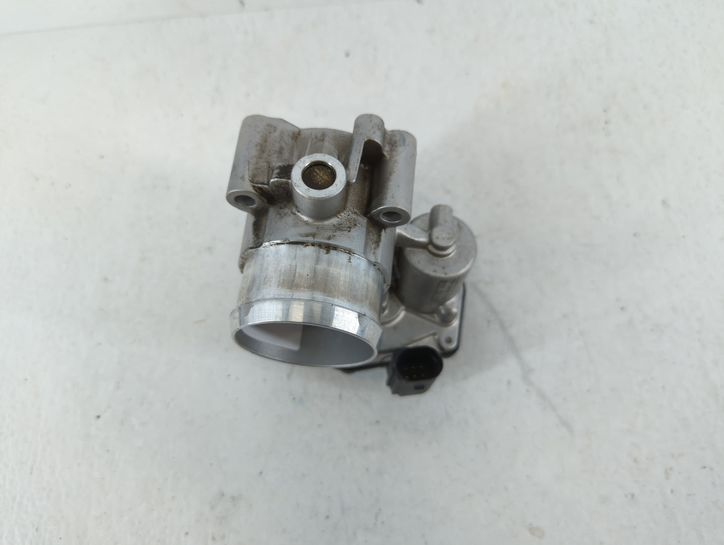 2014-2020 Ford Fusion Throttle Body P/N:DS9G-9F991-BB B14 192 4648 Fits Fits 2014 2015 2016 2017 2018 2019 2020 OEM Used Aut