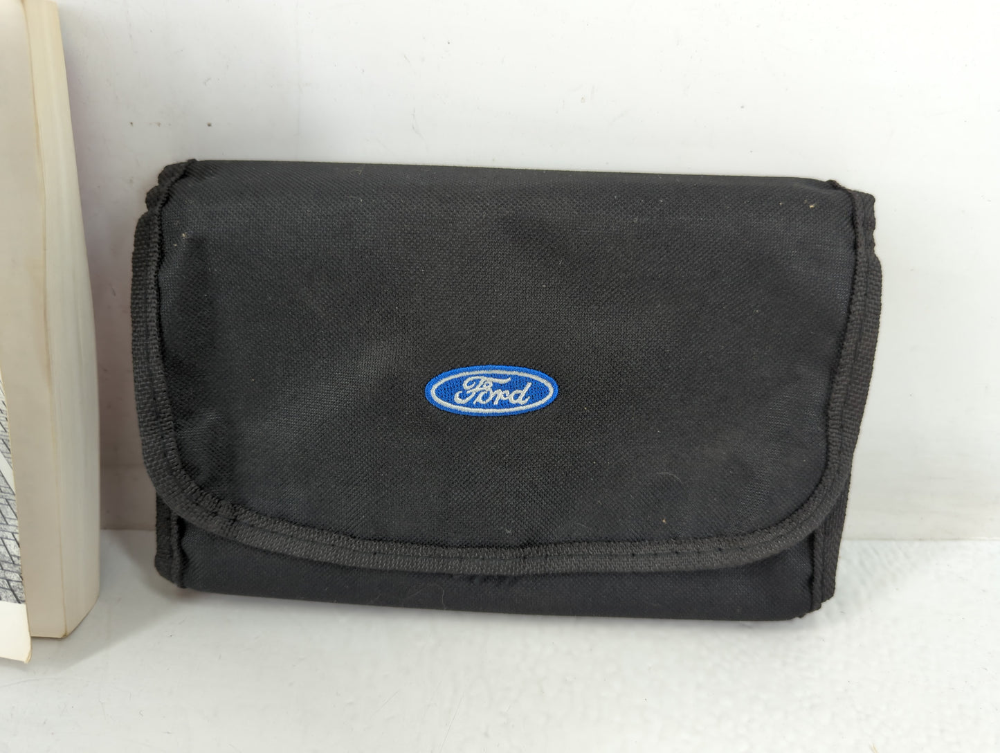 2015 Ford Fusion Owners Manual Book Guide P/N:FE5J19A321 AB OEM Used Auto Parts - Oemusedautoparts1.com