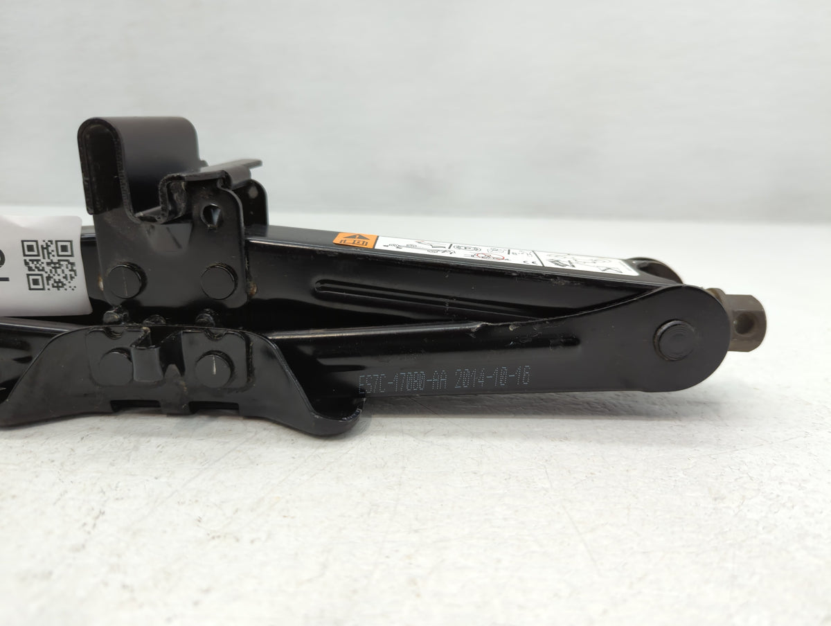 2015 Ford Fusion Spare Scissor Car Jack 735242 - Oemusedautoparts1.com