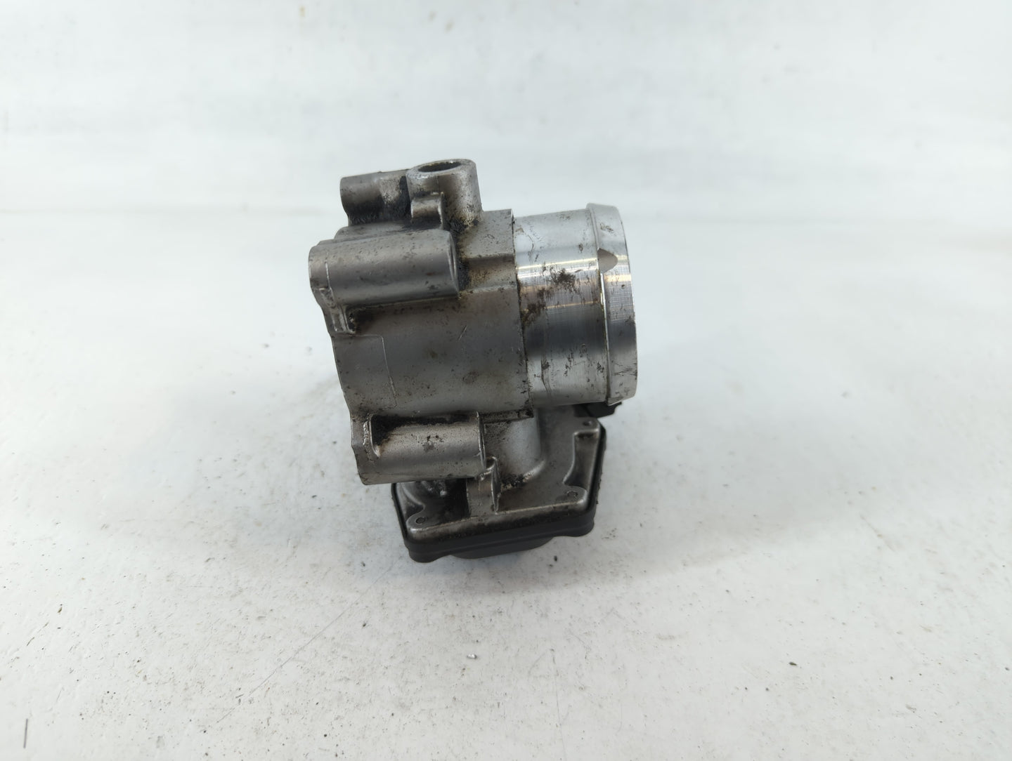 2014-2020 Ford Fusion Throttle Body P/N:DS7G-9F991-BB B14 343 5659 Fits Fits 2014 2015 2016 2017 2018 2019 2020 OEM Used Aut