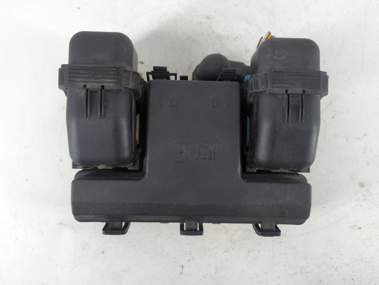 2015-2016 Ford Fusion Fusebox Fuse Box Panel Relay Module P/N:FG9T14A067BA_02 Fits Fits 2015 2016 OEM Used Auto Parts - Oemu