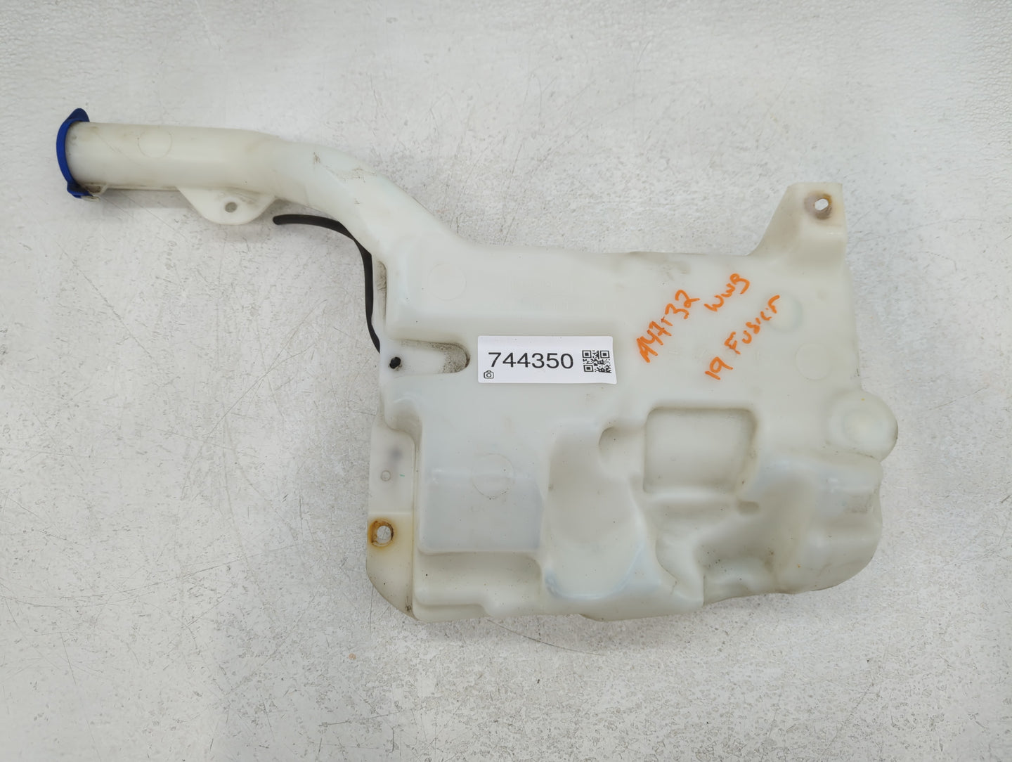 2015 Ford Mondeo Windshield Washer Fluid Reservoir Bottle Oem - Oemusedautoparts1.com