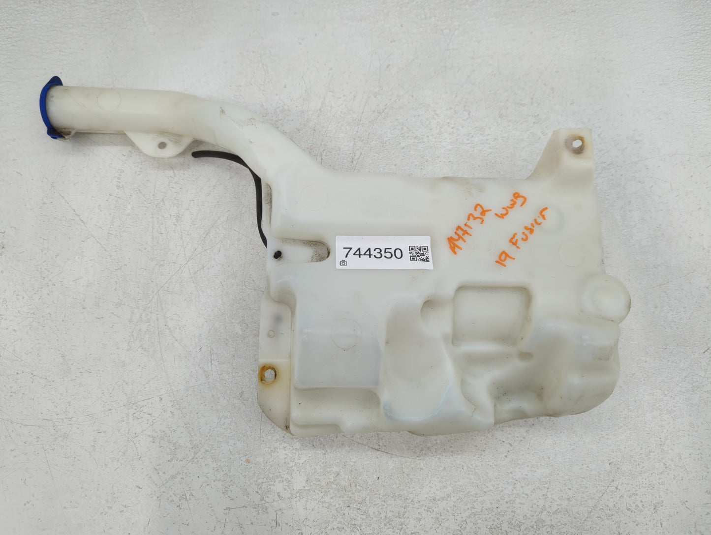 2015 Ford Mondeo Windshield Washer Fluid Reservoir Bottle Oem - Oemusedautoparts1.com