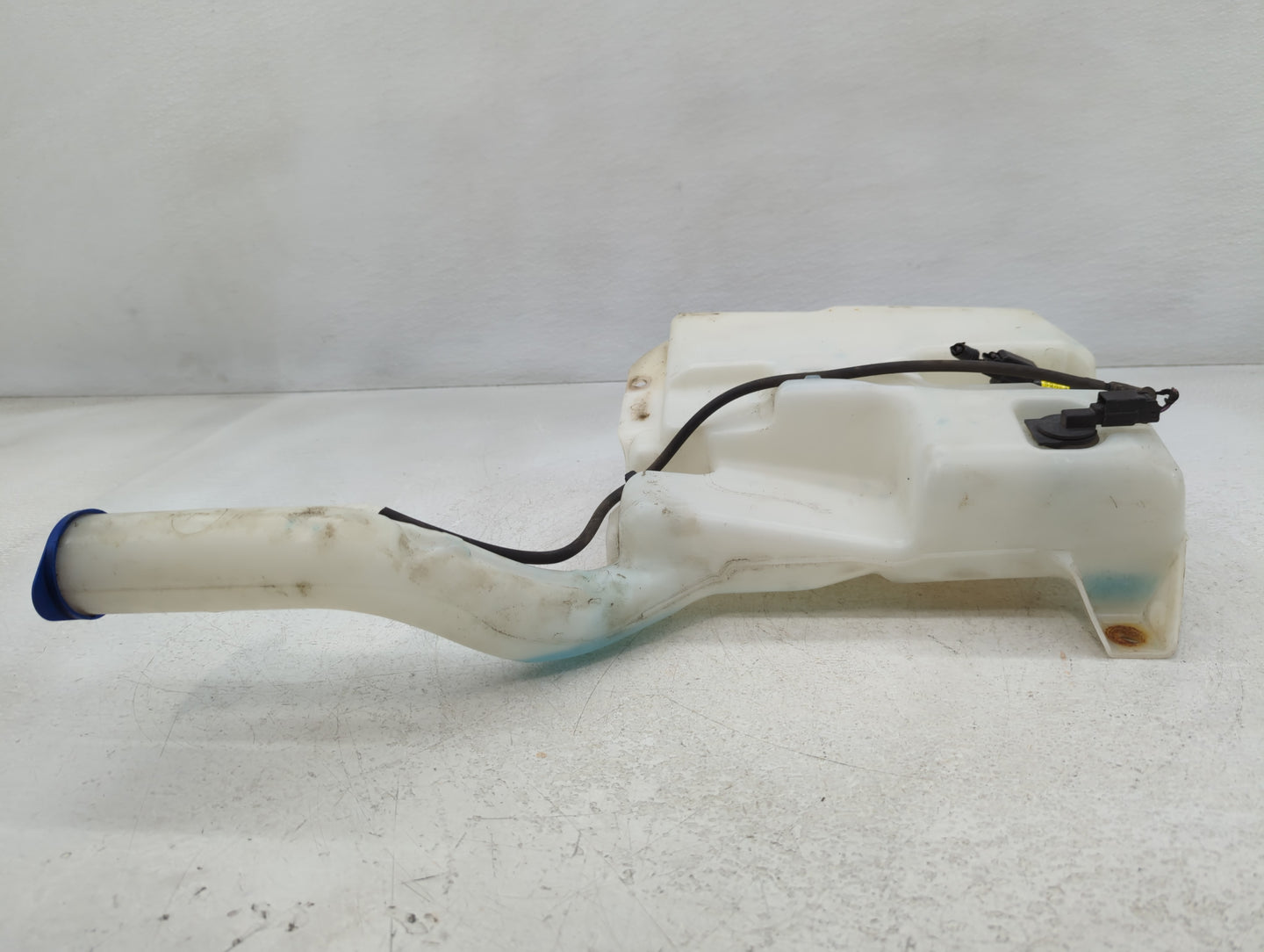 2015 Ford Mondeo Windshield Washer Fluid Reservoir Bottle Oem - Oemusedautoparts1.com