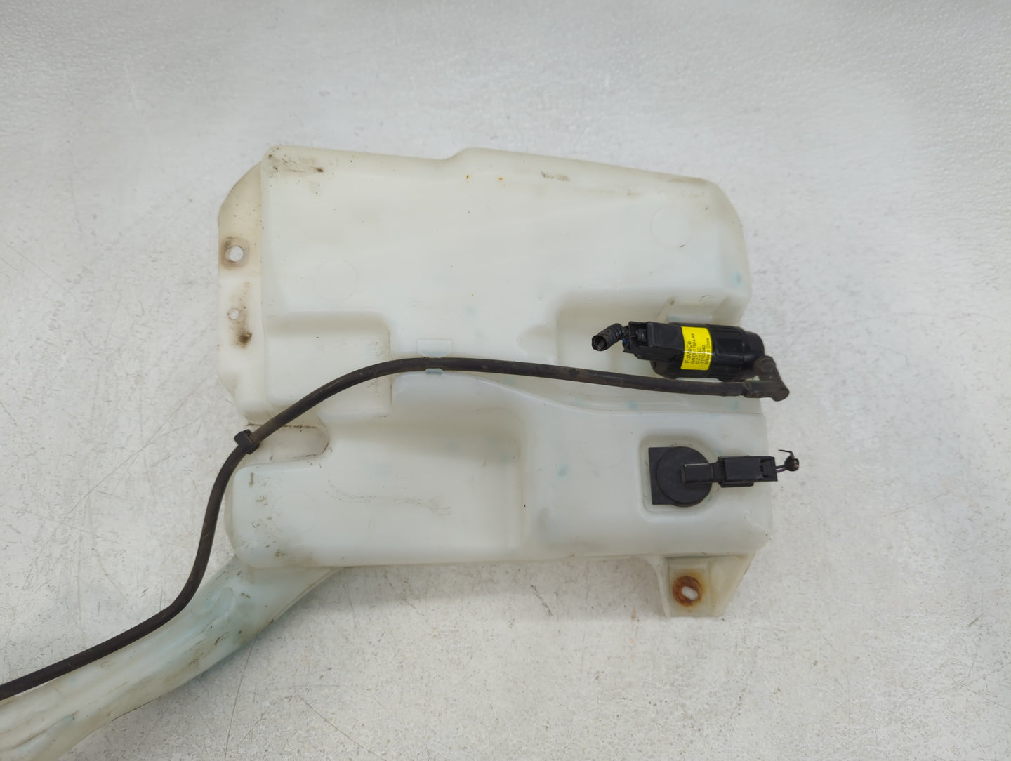 2015 Ford Mondeo Windshield Washer Fluid Reservoir Bottle Oem - Oemusedautoparts1.com
