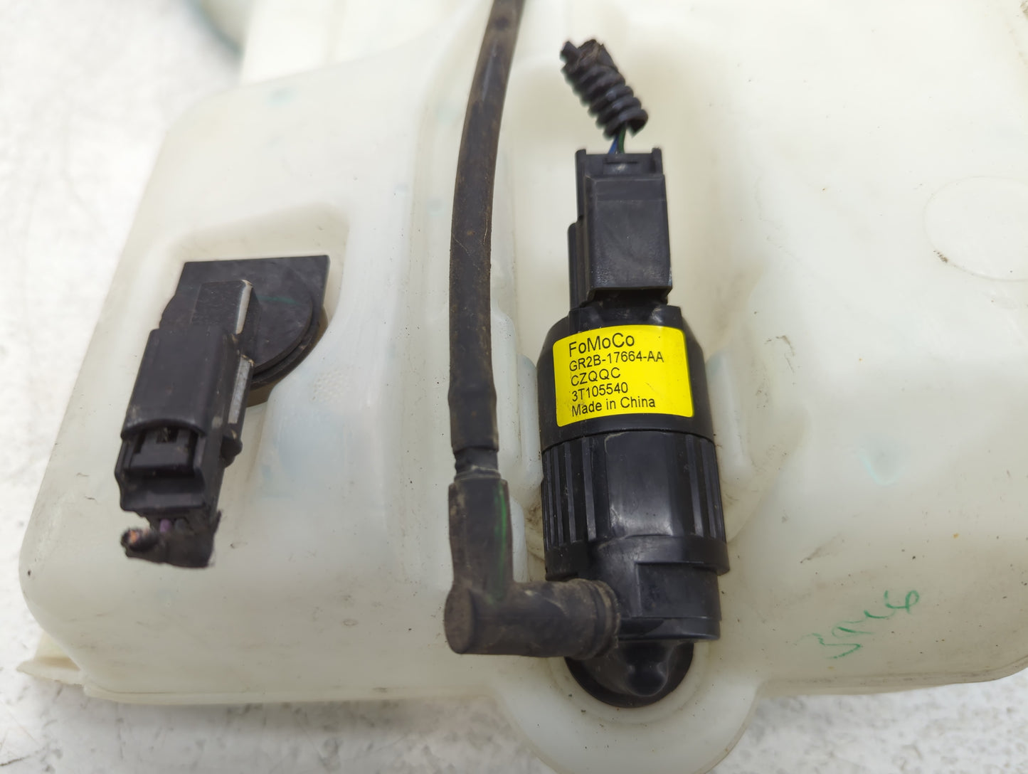 2015 Ford Mondeo Windshield Washer Fluid Reservoir Bottle Oem - Oemusedautoparts1.com