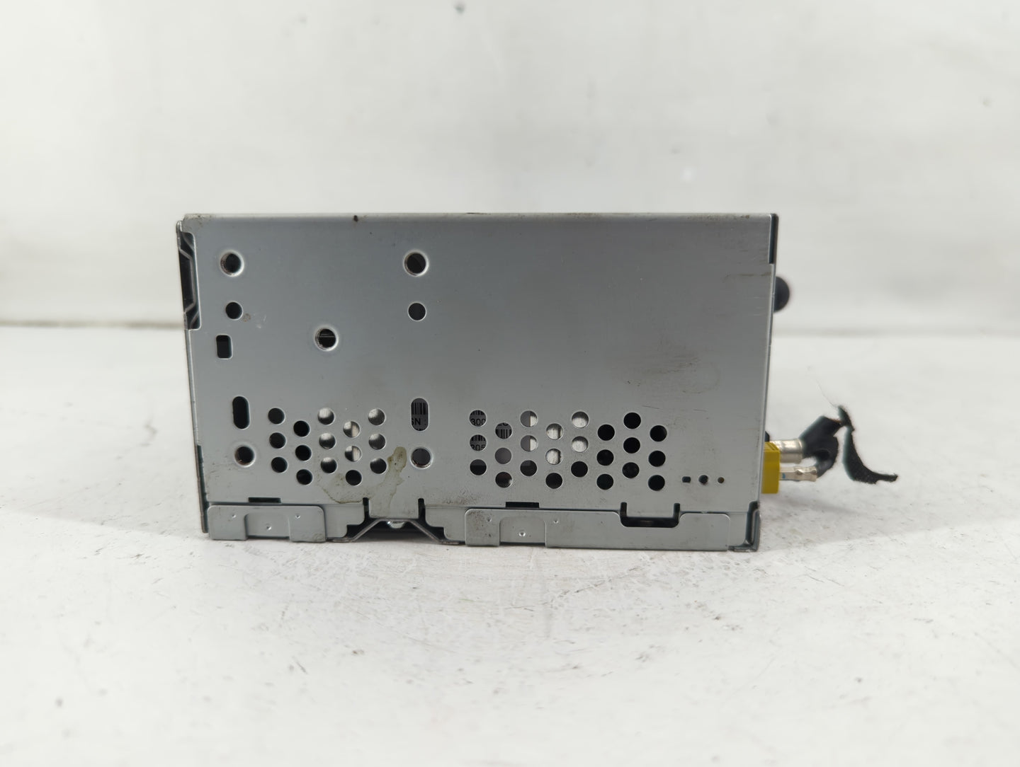 2015 Ford Mustang Radio AM FM Cd Player Receiver Replacement P/N:FR3T-19C107-UE FR3T-19C107-TE Fits OEM Used Auto Parts - Oe