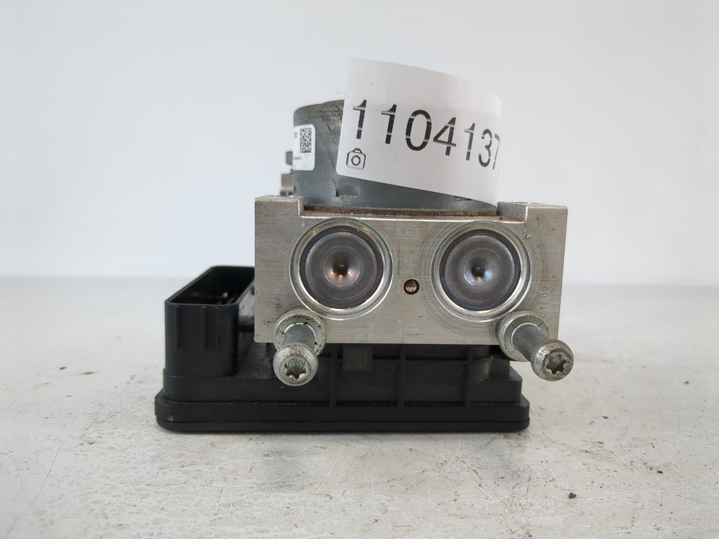 2015 Ford Mustang ABS Pump Control Module Replacement P/N:FR3C-2C405-BE Fits OEM Used Auto Parts - Oemusedautoparts1.com