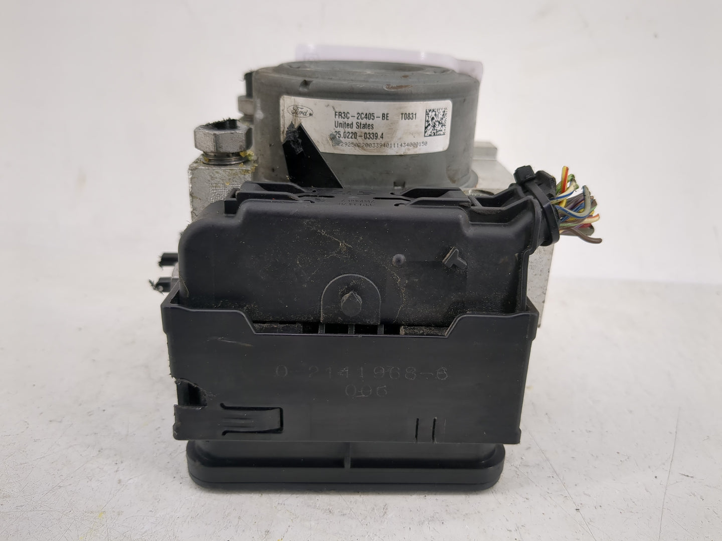 2015 Ford Mustang ABS Pump Control Module Replacement P/N:FR3C-2C405-BE FR3C-2C219-BE Fits OEM Used Auto Parts - Oemusedauto