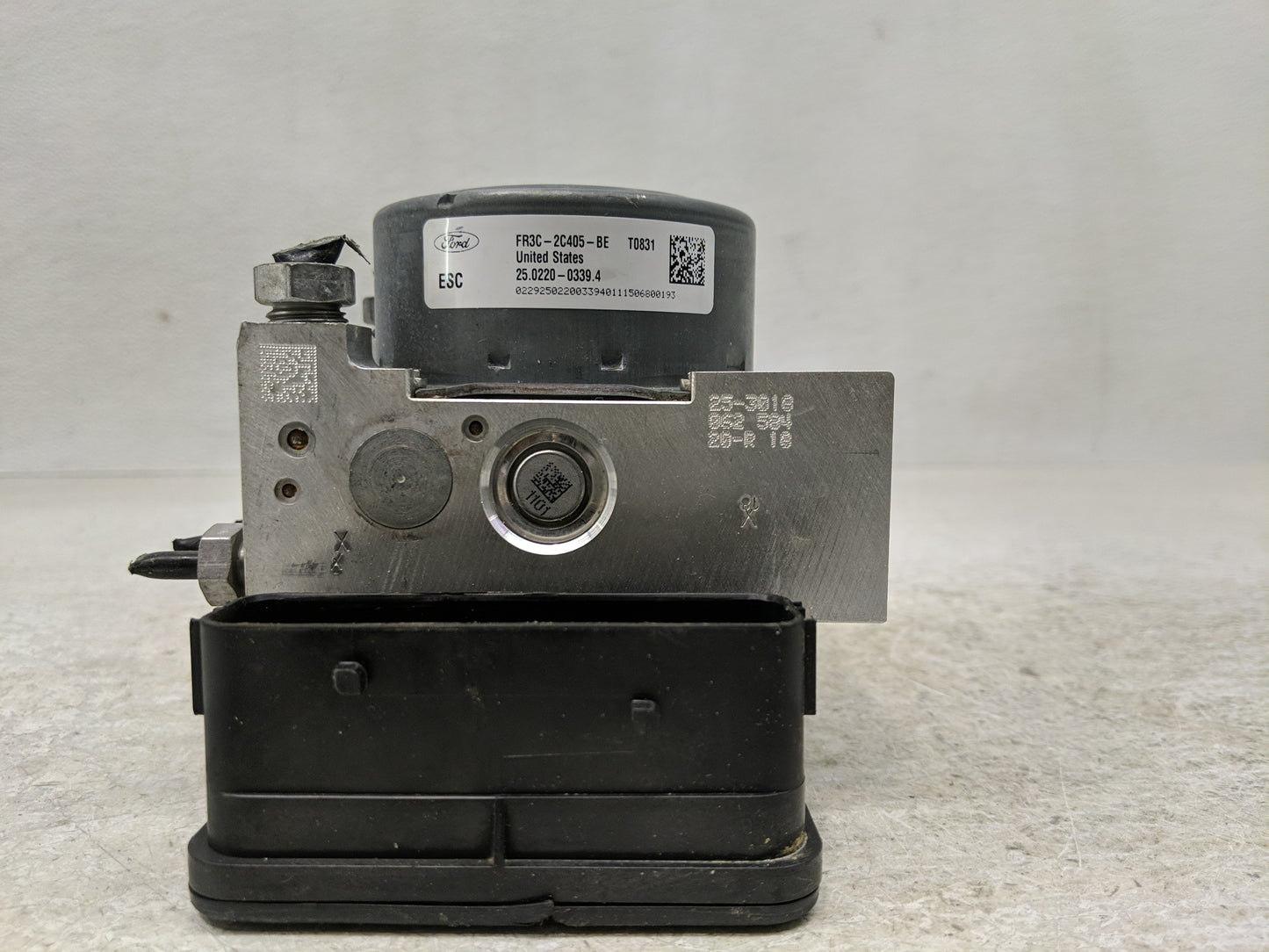 2015 Ford Mustang ABS Pump Control Module Replacement P/N:FR3C-2C405-BE Fits OEM Used Auto Parts - Oemusedautoparts1.com