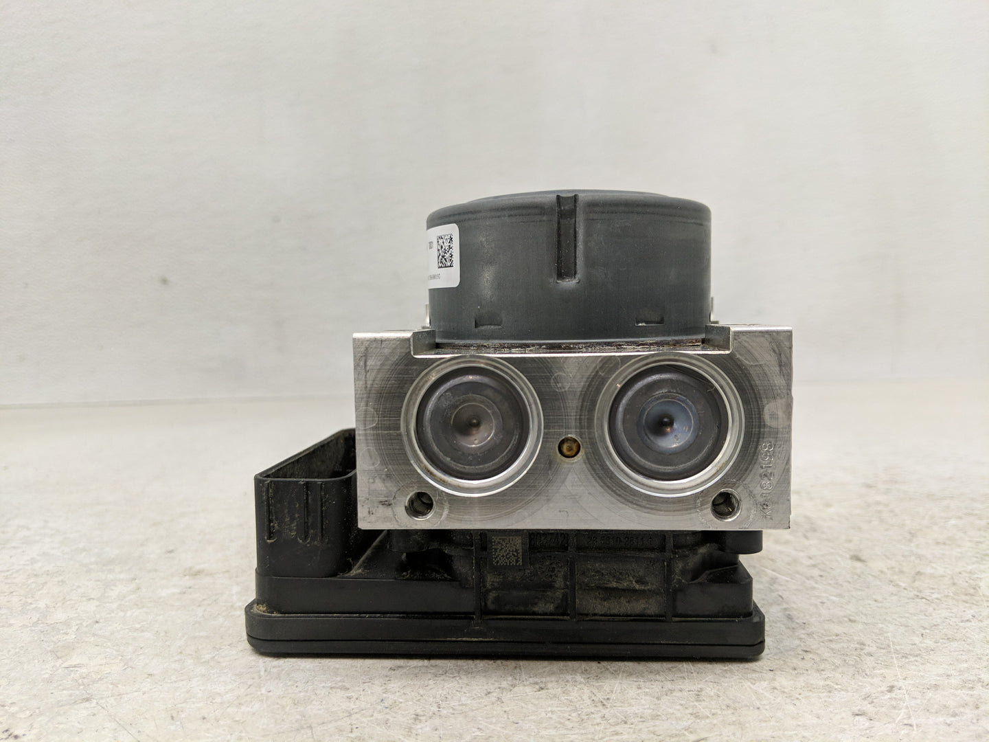 2015 Ford Mustang ABS Pump Control Module Replacement P/N:FR3C-2C405-BE Fits OEM Used Auto Parts - Oemusedautoparts1.com