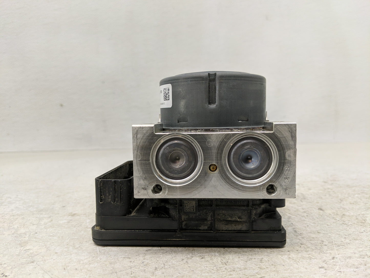 2015 Ford Mustang ABS Pump Control Module Replacement P/N:FR3C-2C405-BE Fits OEM Used Auto Parts - Oemusedautoparts1.com