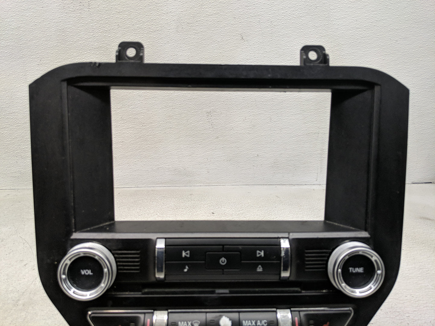 2015 Ford Mustang Climate Control Module Temperature AC/Heater Replacement P/N:FR3T-18E245-DE Fits OEM Used Auto Parts - Oem