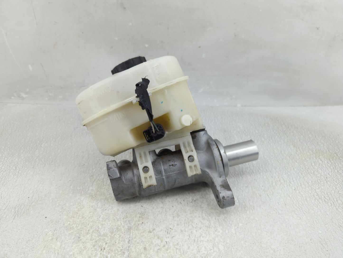 2015-2022 Ford Mustang Brake Master Cylinder - Oemusedautoparts1.com