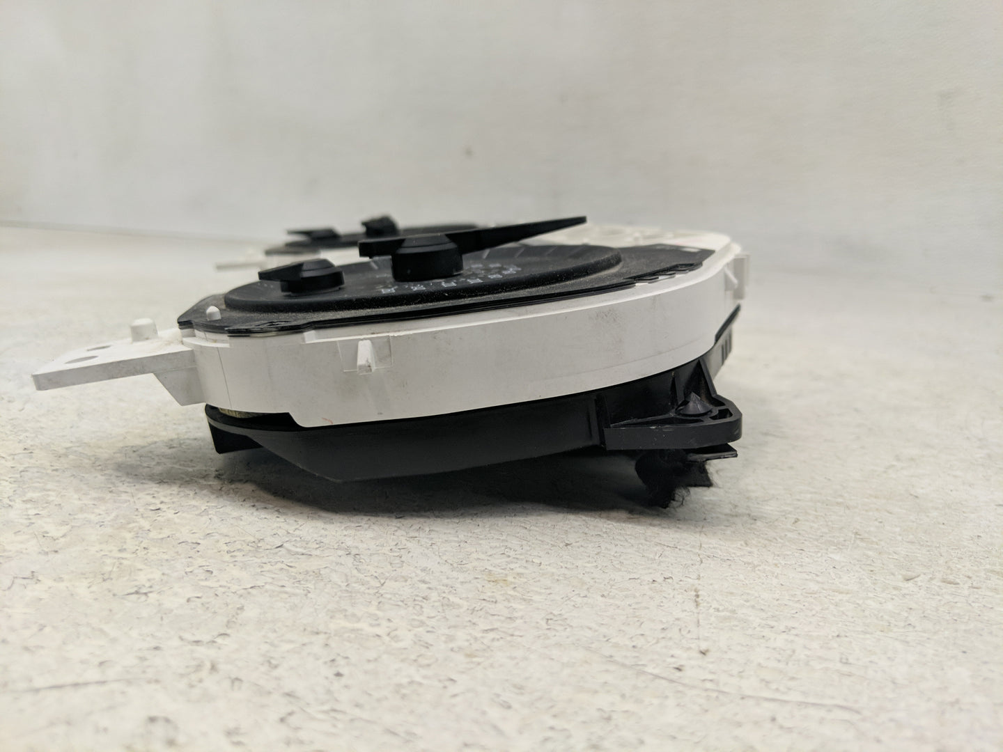 2015 Ford Mustang Instrument Cluster Speedometer Gauges P/N:FR3310489EF Fits OEM Used Auto Parts - Oemusedautoparts1.com