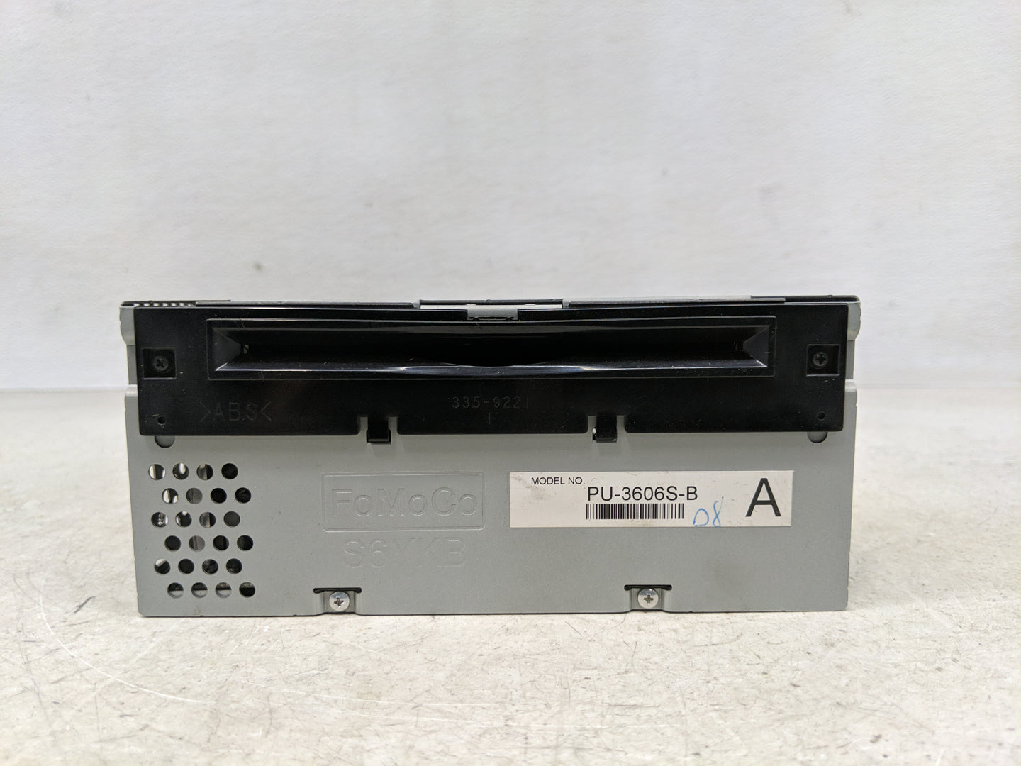 2015-2016 Ford Mustang Radio AM FM Cd Player Receiver Replacement P/N:FR3T-19C107-JJ Fits Fits 2015 2016 OEM Used Auto Parts